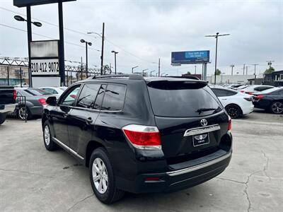 2013 Toyota Highlander Plus   - Photo 9 - Lennox, CA 90304