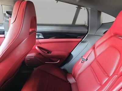 2018 Porsche Panamera 4S   - Photo 19 - Lennox, CA 90304