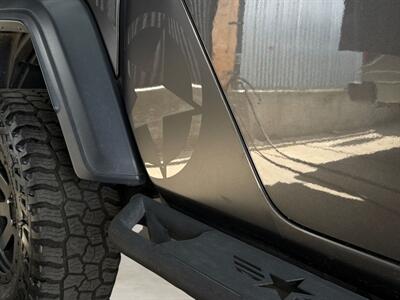 2023 Jeep Gladiator Sport   - Photo 24 - Lennox, CA 90304