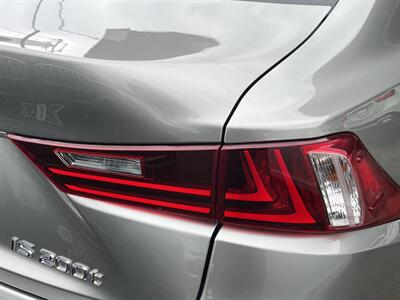 2016 Lexus IS 200t 200t  F SPORT - Photo 22 - Lennox, CA 90304