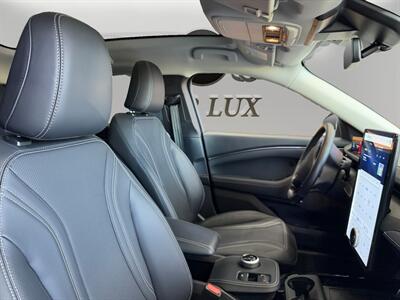 2024 Ford Mustang Mach-E Premium   - Photo 14 - Lennox, CA 90304