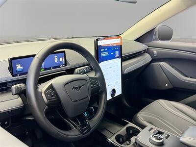 2024 Ford Mustang Mach-E Premium   - Photo 15 - Lennox, CA 90304