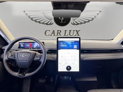 2024 Ford Mustang Mach-E Premium   - Photo 11 - Lennox, CA 90304