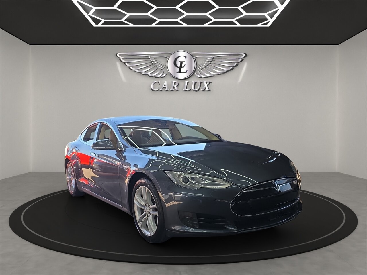 2016 Tesla Model S 85 - Photo 1 - Lennox, CA 90304