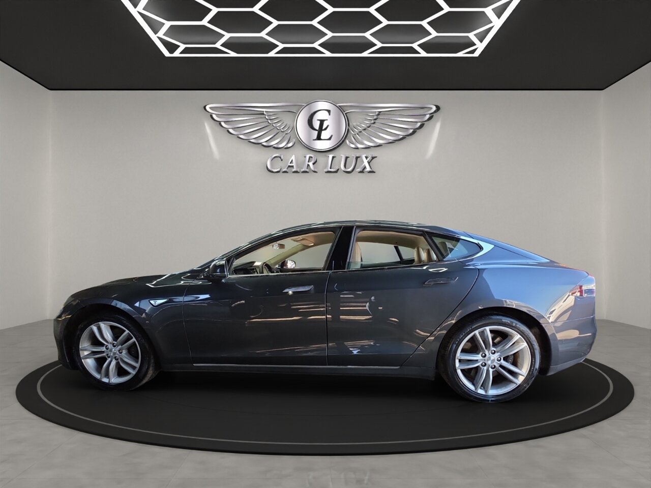 2016 Tesla Model S 85 photo 4