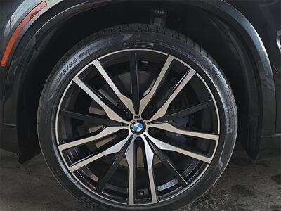 2019 BMW X5 xDrive50i  M SPORT - Photo 19 - Lennox, CA 90304