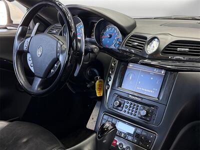 2013 Maserati GranTurismo Sport   - Photo 11 - Lennox, CA 90304