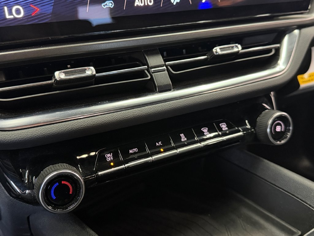 2025 Chevrolet Equinox EV LT - Photo 22 - Lennox, CA 90304
