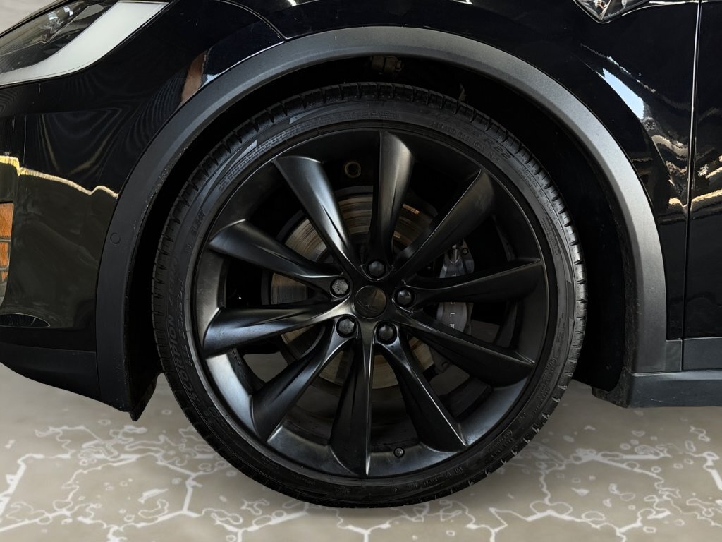 2020 Tesla Model X Long Range - Photo 14 - Lennox, CA 90304