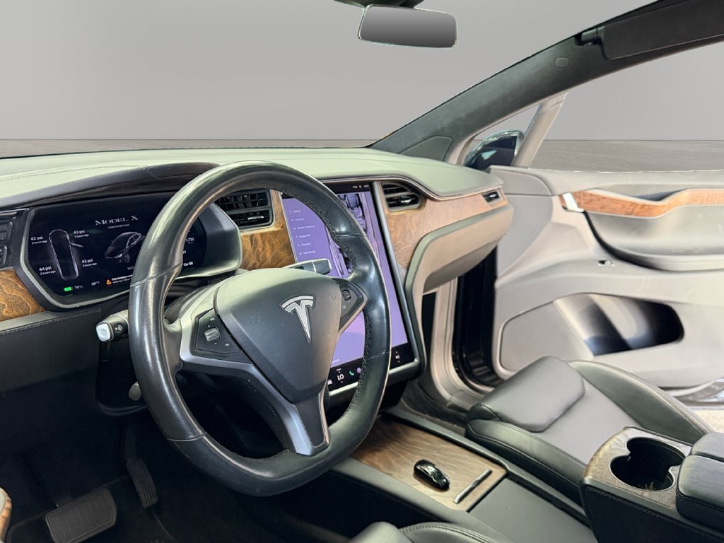 2020 Tesla Model X Long Range - Photo 16 - Lennox, CA 90304