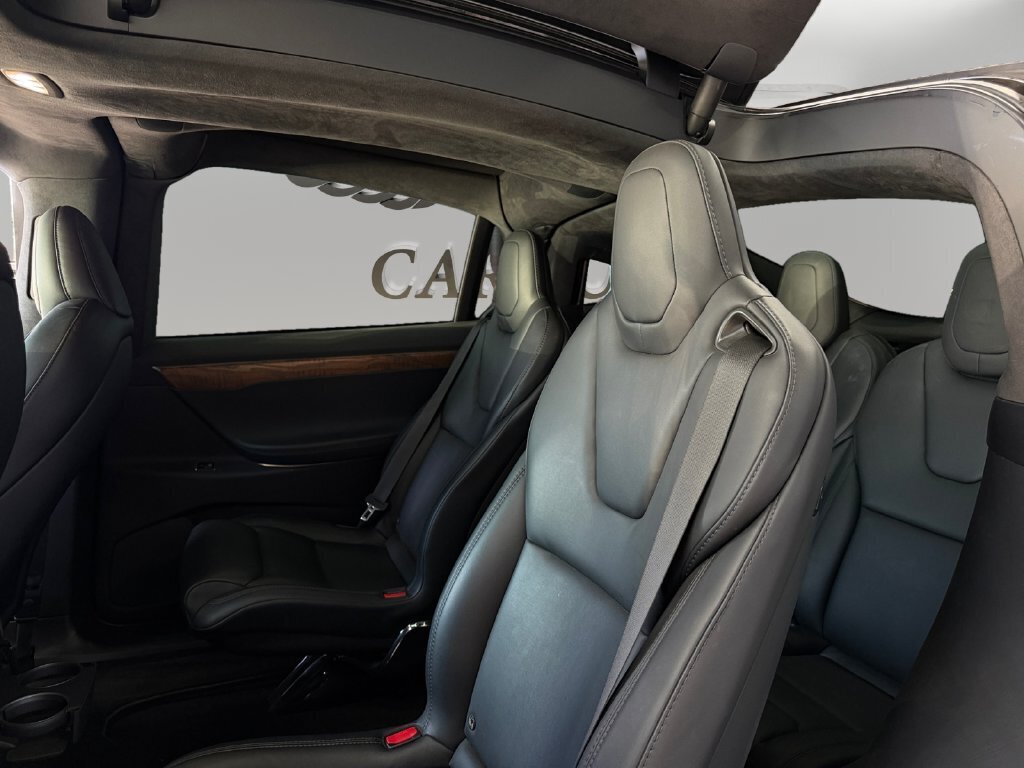 2020 Tesla Model X Long Range - Photo 13 - Lennox, CA 90304