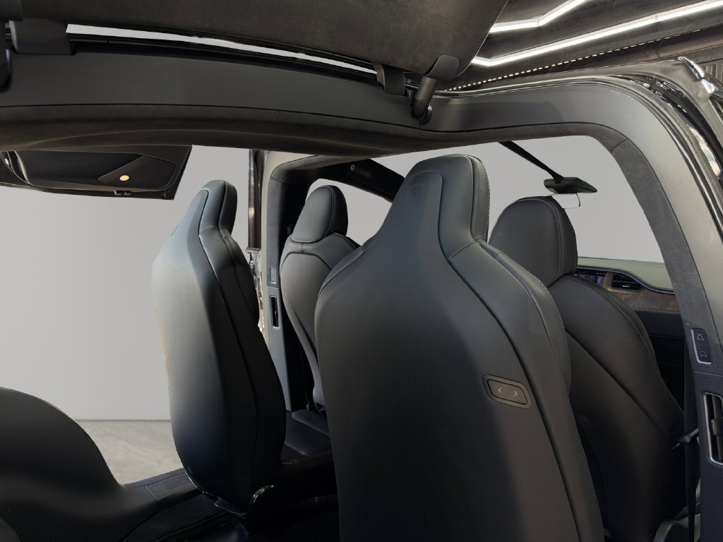 2020 Tesla Model X Long Range - Photo 18 - Lennox, CA 90304