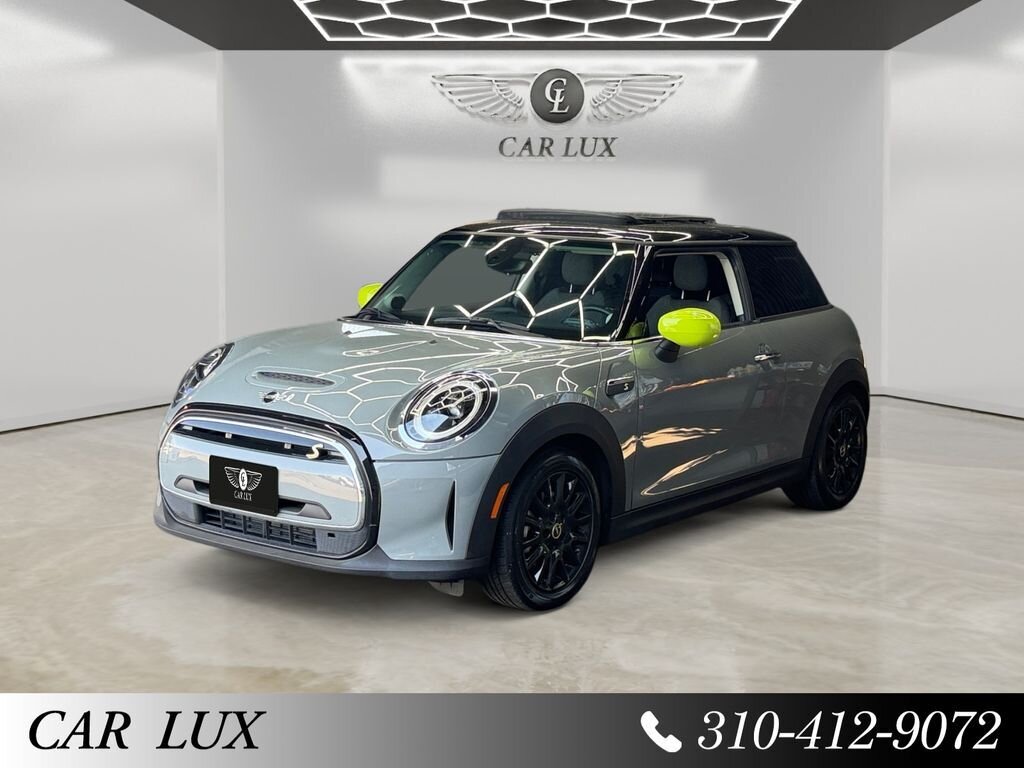 2022 MINI Hardtop 2 Door Signature Plus   - Photo 1 - Lennox, CA 90304