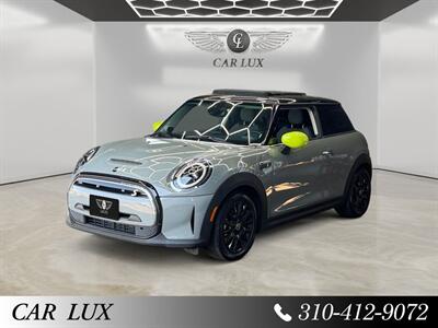 2022 MINI Hardtop 2 Door Signature Plus Hatchback