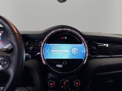 2022 MINI Hardtop 2 Door Signature Plus   - Photo 21 - Lennox, CA 90304