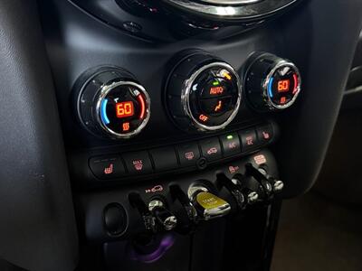 2022 MINI Hardtop 2 Door Signature Plus   - Photo 20 - Lennox, CA 90304