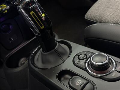 2022 MINI Hardtop 2 Door Signature Plus   - Photo 19 - Lennox, CA 90304