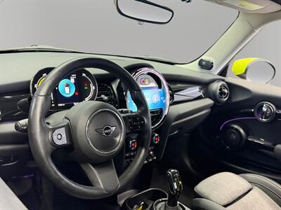 2022 MINI Hardtop 2 Door Signature Plus   - Photo 15 - Lennox, CA 90304