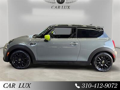 2022 MINI Hardtop 2 Door Signature Plus   - Photo 2 - Lennox, CA 90304