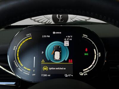 2022 MINI Hardtop 2 Door Signature Plus   - Photo 18 - Lennox, CA 90304