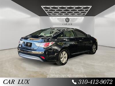 2013 Hyundai SONATA Hybrid   - Photo 5 - Lennox, CA 90304