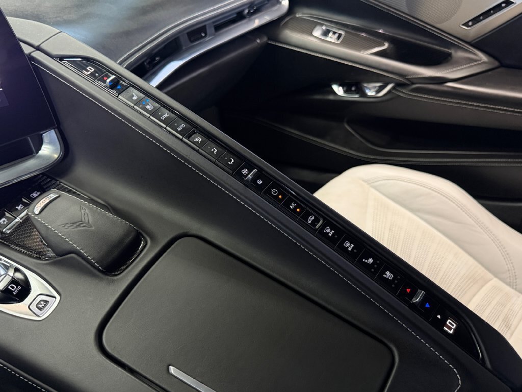 2020 Chevrolet Corvette Stingray 3LT - Photo 28 - Lennox, CA 90304