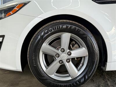 2015 Kia Optima LX   - Photo 20 - Lennox, CA 90304
