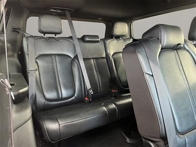 2023 Jeep Wagoneer Series III   - Photo 17 - Lennox, CA 90304