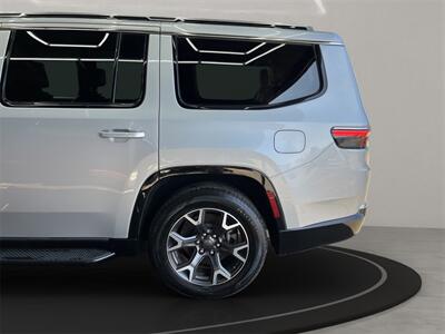 2023 Jeep Wagoneer Series III   - Photo 31 - Lennox, CA 90304