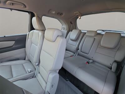 2012 Honda Odyssey Touring   - Photo 12 - Lennox, CA 90304