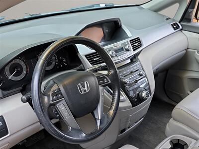 2012 Honda Odyssey Touring   - Photo 13 - Lennox, CA 90304