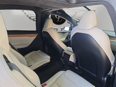 2020 Tesla Model X Performance   - Photo 27 - Lennox, CA 90304