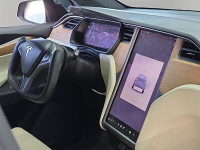 2020 Tesla Model X Performance   - Photo 26 - Lennox, CA 90304