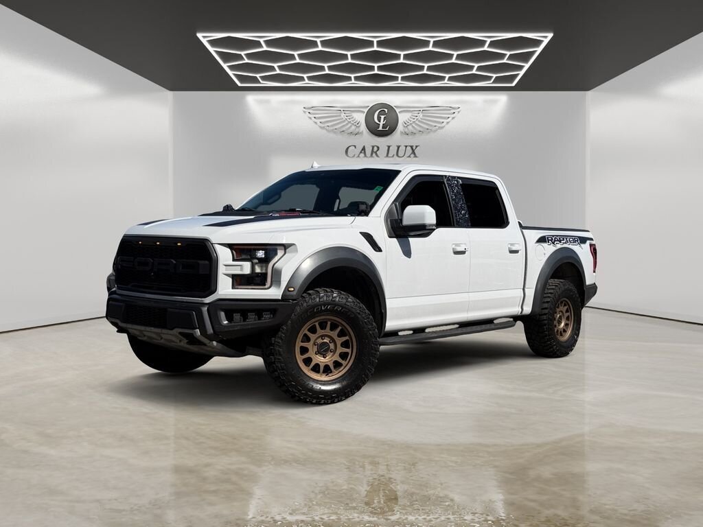 2020 Ford F-150 Raptor   - Photo 1 - Lennox, CA 90304