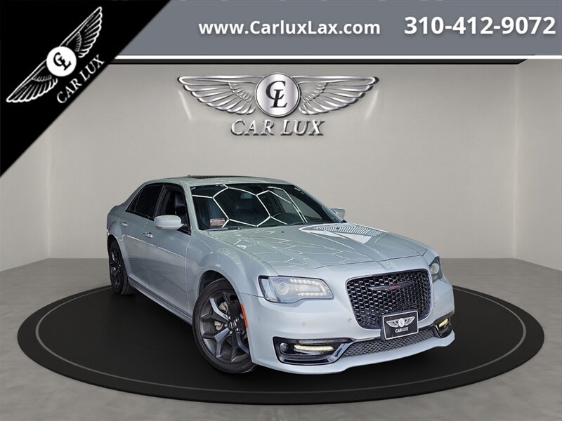 2022 Chrysler 300 Series S  