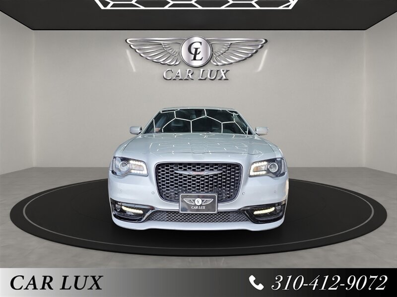 2022 Chrysler 300 Series S  