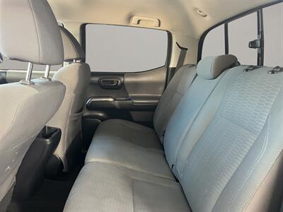 2017 Toyota Tacoma SR5 V6   - Photo 9 - Lennox, CA 90304