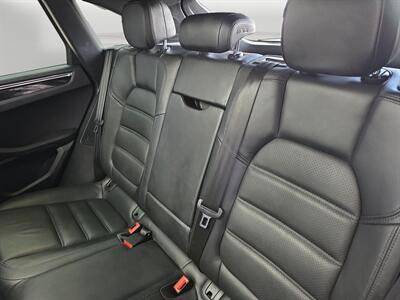 2015 Porsche Macan Turbo   - Photo 13 - Lennox, CA 90304