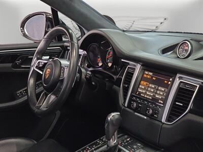 2015 Porsche Macan Turbo   - Photo 27 - Lennox, CA 90304
