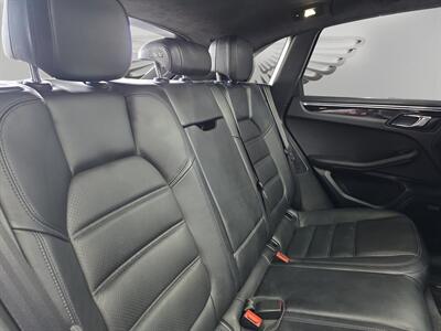 2015 Porsche Macan Turbo   - Photo 23 - Lennox, CA 90304