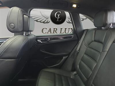 2015 Porsche Macan Turbo   - Photo 29 - Lennox, CA 90304
