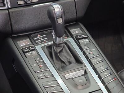 2015 Porsche Macan Turbo   - Photo 39 - Lennox, CA 90304