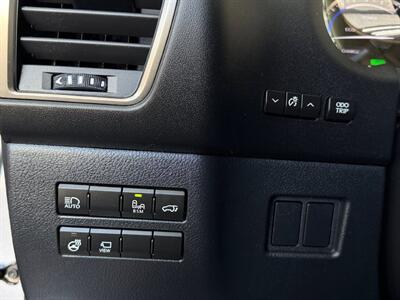 2021 Lexus NX 300h 300h - Photo 17 - Lennox, CA 90304