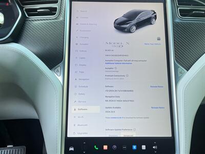 2017 Tesla Model X 90D   - Photo 35 - Lennox, CA 90304