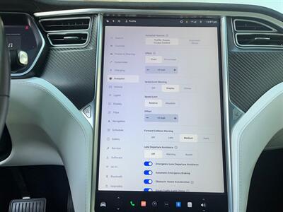 2017 Tesla Model X 90D   - Photo 26 - Lennox, CA 90304