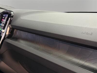 2023 Volvo XC40 Recharge Twin Plus - Photo 18 - Lennox, CA 90304