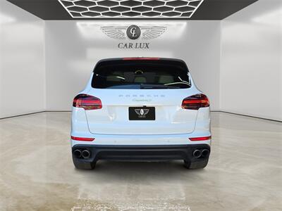 2017 Porsche Cayenne S Platinum Edition   - Photo 4 - Lennox, CA 90304