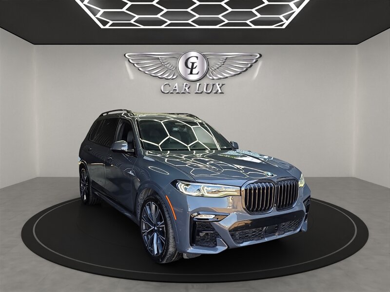 2022 BMW X7 M50i  