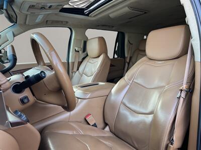 2016 Cadillac Escalade Platinum   - Photo 8 - Lennox, CA 90304