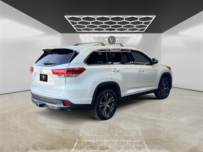 2019 Toyota Highlander LE - Photo 5 - Lennox, CA 90304